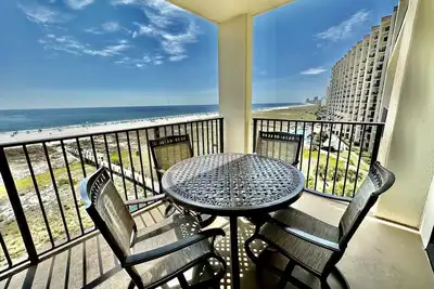 Image de Condo parfait pour les couples ou une petite famille! Vues fabuleuses au 6ème étage!