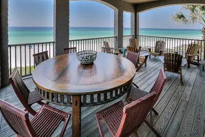 Image de 4 VÉLOS Gratuits RÉSERVEZ Maintenant -6 chambres Gulf Front w / Pool — Bike / Walk to Seaside