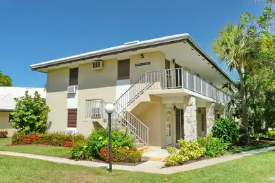 Image de Condo paisible w / piscine chauffée �� quelques pas de la plage