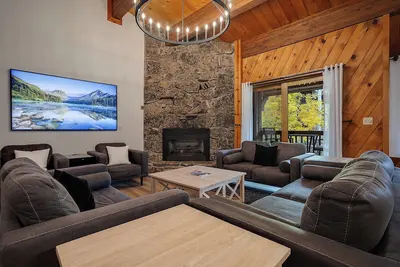 Image de P206 by Mountain Resorts: Nouvelle Liste ~ Activités à pied pour Mtn + Piscine et bain à remous sur place