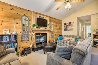Image de Burnsville Cottage w / Deck & Blue Ridge Mtn Vues!