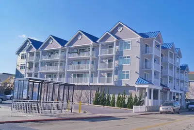 Image de Bel Mare 100-Oceanside 1st St, WiFi gratuit, piscine, Elev, W / D, Ac