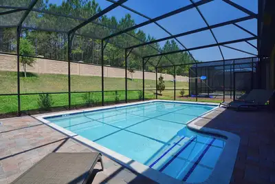 Image de Tout Neuf! ! 3 Master Suites, Salle de jeux, une grande piscine