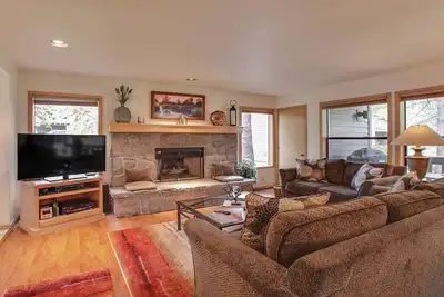 Image de The Ridge at Sunriver - Condo # 33 - Accès fourni à la piscine saisonnière et aux installations de tennis sur place, au bain à remous ouvert toute l'année et à 4 vélos