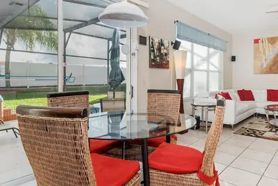 Image de Tarifs réduits, près de Disney, 6 chambres, piscine privée / spa, salle de jeux, équipements de villégiature! !