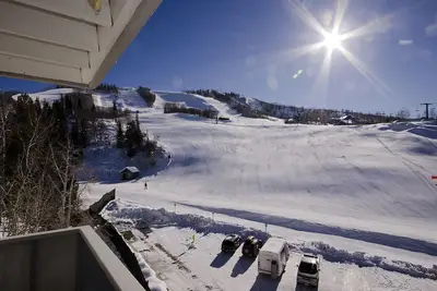 Image de Sm448 by Mountain Resorts ~ Joliment mis à jour, unité de coin avec vue sur la montagne!