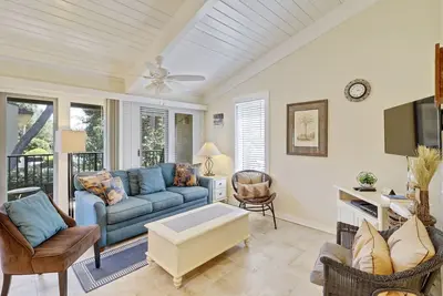 Image de Hilton Head Beach Villa 12 - Townhome spacieux et confortable avec vue sur l'océan avec abri voiture