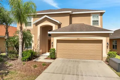 Image de Spectaculaire 6 Chambre avec piscine privée, salle de jeux et Wifi gratuit dans une communauté fermée