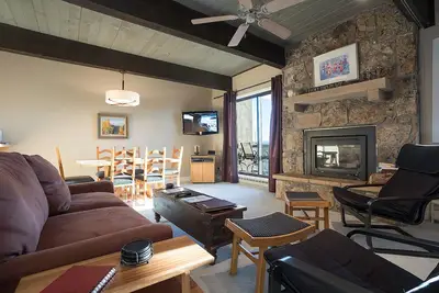 Image de Ca315 by Mountain Resorts ~ * Intérieurs mis à jour * Vues incroyables! * Belle salle de bain principale