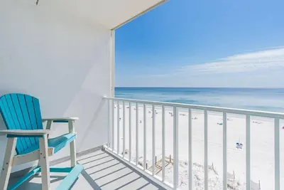 Image de Island Shores 651-Blue Skies et Blue Angel FlyBys ~ Réservez votre séjour d'été maintenant<br><br>