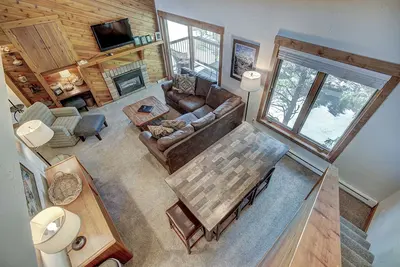 Image de Spacieux 2bd Condo w. Loft, proche de tout! Accès à la piscine et au spa!