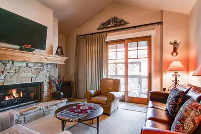 Image de Deluxe Condo Walk to Town Lift Spa privatif