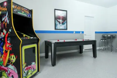 Image de Renseignez-vous pour les offres, minute de Disney, Services, piscine privée, salle de jeux, Wifi! !