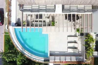 Image de Superbe condo avec grande terrasse et piscine privée-Mamitas Beach