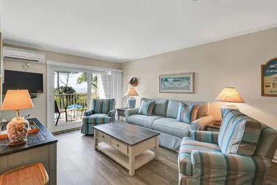 Image de Vue sur la mer et la piscine au Beachwood Place 2g