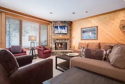 Image de W3502 by Mountain Resorts ~ Récemment rénové et spacieux