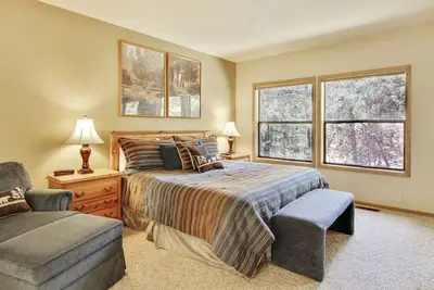 Image de The Ridge at Sunriver - Condo # 38 Accès fourni à la piscine saisonnière et aux installations de tennis sur place, au bain à remous ouvert toute l'année et à 4 vélos