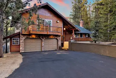 Image de * Eagle Point Modern Log Cabin ~ Salle de jeux ~ Jacuzzi ~
