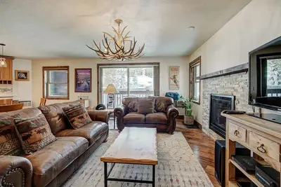 Image de Complètement amélioré 2bd w. Ski-in, ski-out accès au Sommet Tyra!