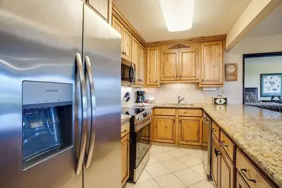 Image de Bt305 by Mountain Resorts ~ Premier condo ~ Vues ~ Ski In ~ Marche pour les sentiers de randonnée et pistes cyclables
