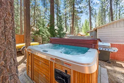 Image de Escapade romantique: 1 cabine Br / 1 Ba Ă Big Bear City, pour 4 personnes