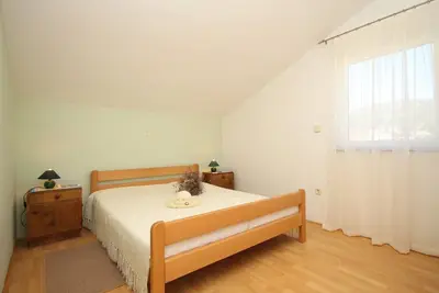 Garçonnière avec le balcon Vinisce, Trogir (As-8660-b)