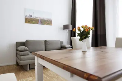 Image de SC_5 \/ 6 lits boxspring + 6 chambres, 3 salles de bains, 2 cuisines, 180m² + ascenseur