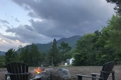 Image de Charmante petite maison avec une vue imprenable sur Whiteface Mountain. Nouvelle construction