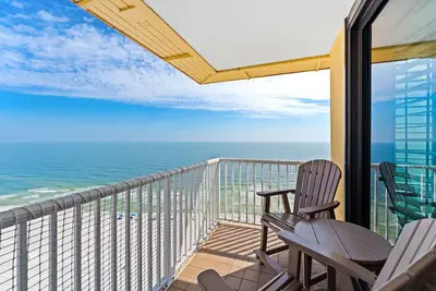 Image de Summer House 1501b - Penthouse de coin Est avec une vue magnifique!