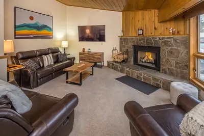 Image de Hidden Village Getaway et service de navette en hiver!