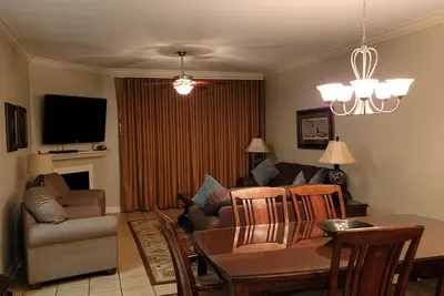 Image de New Luxury Designer 3/2 Condo! Venez vous ressourcer, se détendre et profiter! ! !