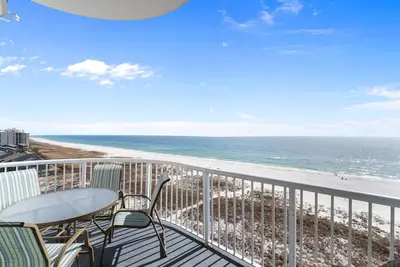 Image de Touche Espagnole 702 - Vues sur la plage depuis la terrasse avec un intérieur luxueux!