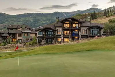 Image de Demeure à Fairway Springs | Lux Townhome, promenade jusqu'à la télécabine, navette Canyons |