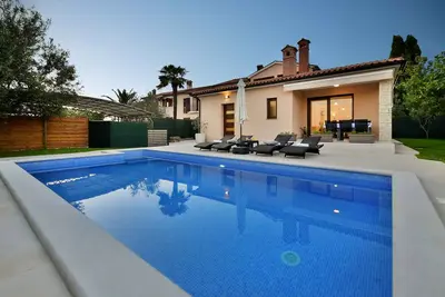 Image de Maison de vacances avec piscine et climatisation