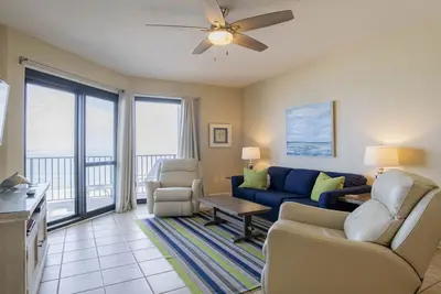 Image de Impressionnant Condo Phoenix Vi 2br en bord de mer! !