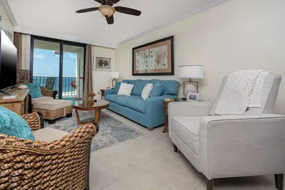 Image de Deux chambres ~ Phoenix I ~ Condo au 4ème étage 1045 ~ Balcon sur la plage!