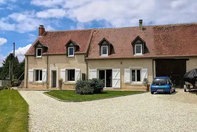 Image de Gîte Guillaumin - Bord lac Eguzon, gîte climatisé 10 personnes, plage à 500 m