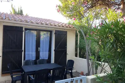 Image de Charmante Villa T2 Ă 350m de la Plage - 4 Pers, Tv, Terrasse, Calme, Proche Commerces