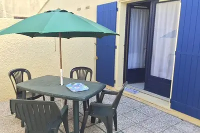 Image de Villa T2 avec Piscine, Proche Plage et Commerces - 4 Couchages, Parking Privé