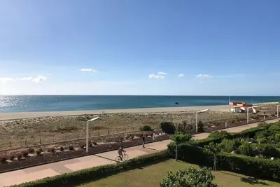 Image de Appartement T3 en Bord de Mer à Port Barcarès - 5 Couchages, Plage à 50m, Proche Commerces