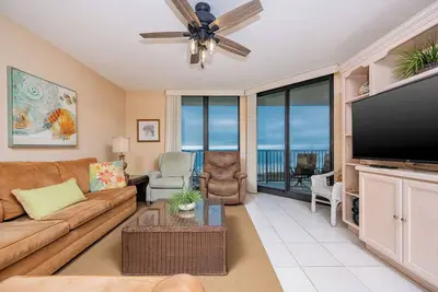 Image de Se relaxer sur la plage! ** Gulf Front 3 Bedroom at Phoenix Viii