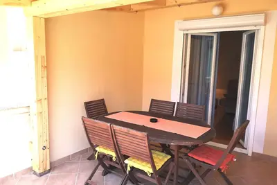 Image de Appartement de deux chambres avec la terrasse Banjol, Rab (A-11382-d)