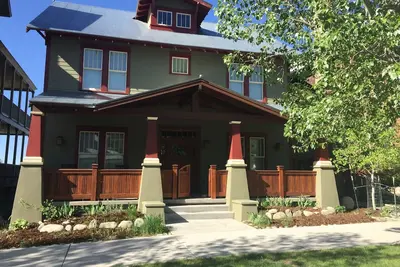 Image de Une maison de style Artisan 5 chambres à coucher dans South Main Buena Vista