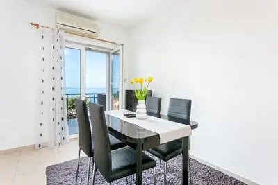 Image de Appartement d'une chambre avec la terrasse et la vue sur le mer Podstrana, Split (A-6072-a)