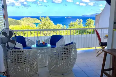 Image de Magnifique T2 avec vue exceptionnelle sur la baie de Fort de France ; classé 3*