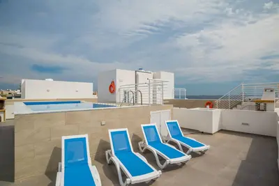 Image de Villa unique avec piscine privée et vue sur la mer - The Sea-Bank