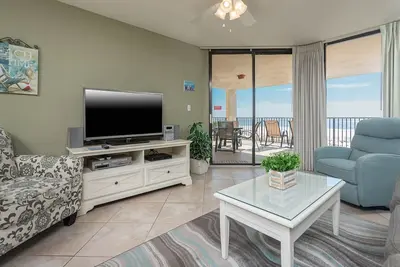 Image de Balcon au bord de la plage au deuxième étage! 2br 2ba @ Phoenix East
