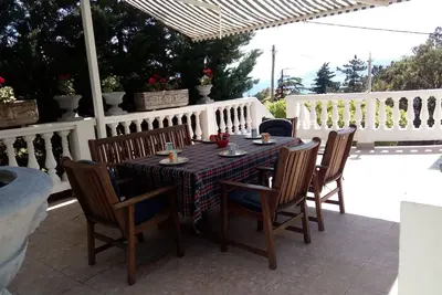 Image de Appartement de trois chambres avec la terrasse et la vue sur le mer Novi Vinodolski (A-2347-a)