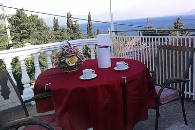Image de Appartement de deux chambres avec la terrasse et la vue sur le mer Novi Vinodolski (A-2347-b)