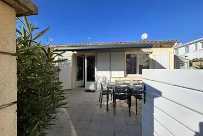 Image de Maison de Vacances avec Terrasse Dallée, 6 Couchages, à Deux Pas de l'Océan à St-Jean-de-Monts